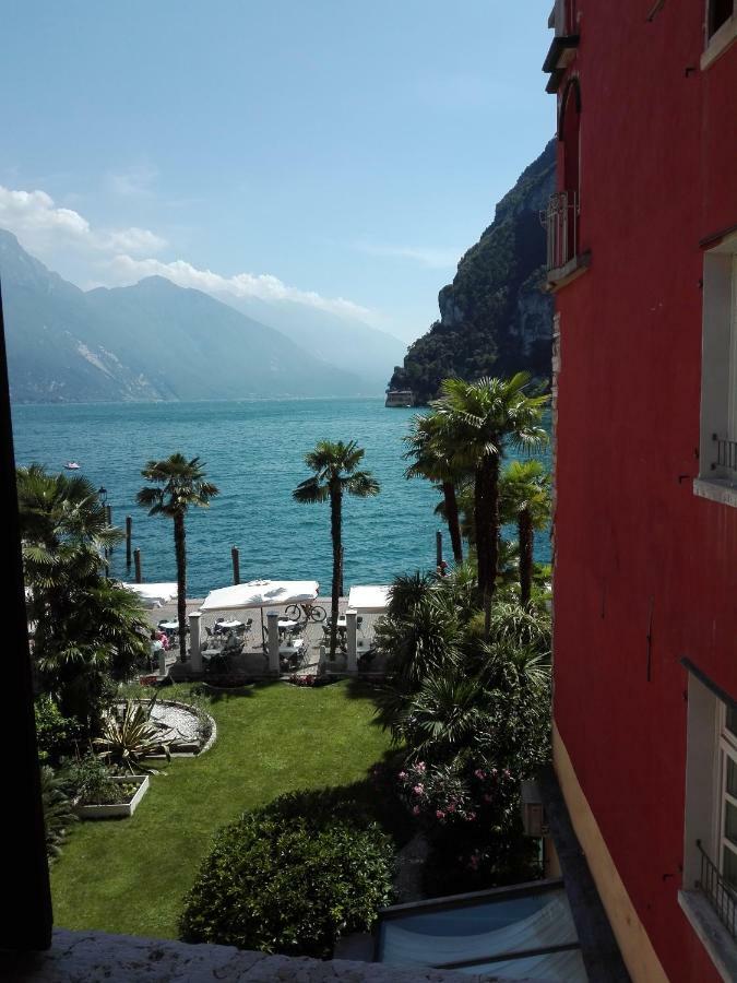 Queen Of The Lake Lejlighed Riva del Garda Eksteriør billede